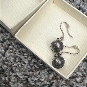 James Avery Textured Silver Earrings Globe World Retired